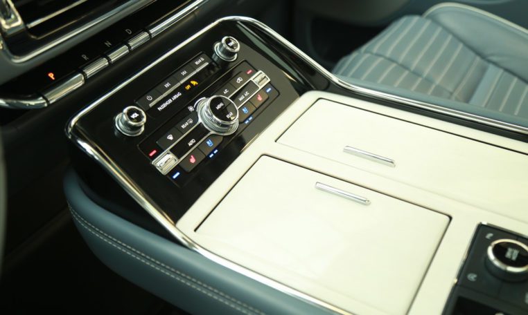 LINCOLN NAVIGATOR PRESIDENTIAL