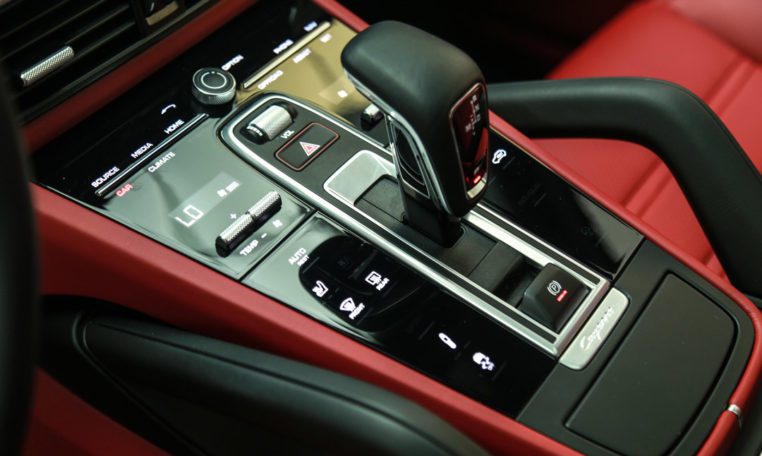 PORSCHE CAYENNE PLATINUM EDITION