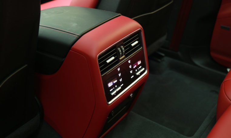 PORSCHE CAYENNE PLATINUM EDITION