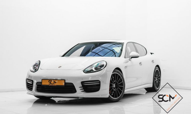 PORSCHE PANAMERA GTS