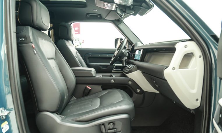 LAND ROVER DEFENDER P400 90 X-DYNAMIC