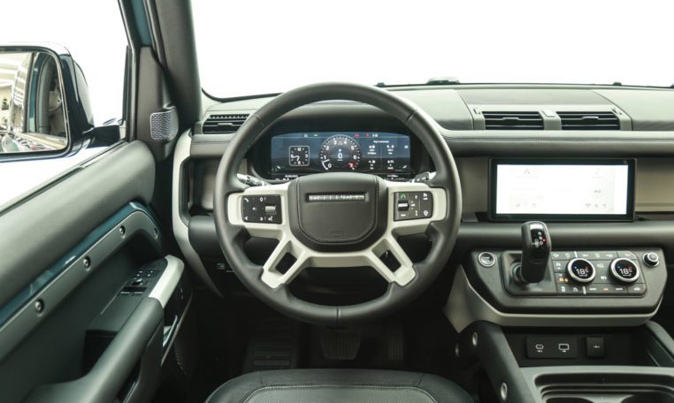 LAND ROVER DEFENDER P400 90 X-DYNAMIC