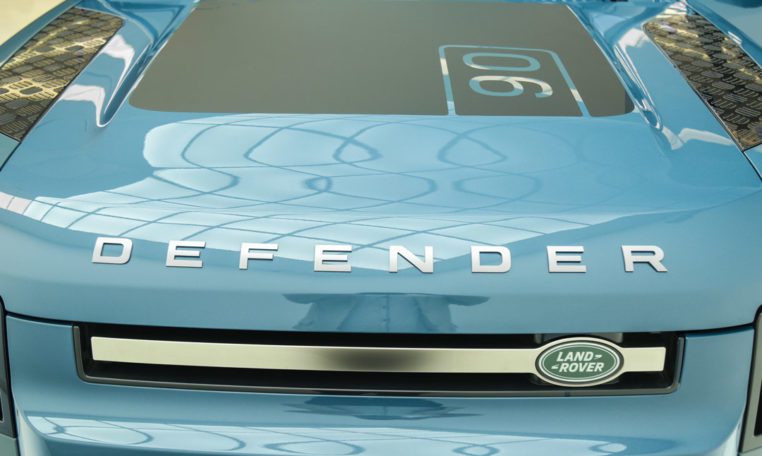 LAND ROVER DEFENDER P400 90 X-DYNAMIC