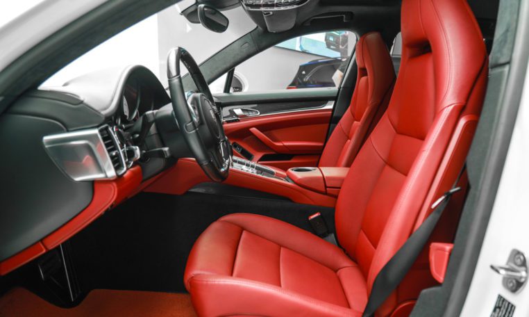 PORSCHE PANAMERA GTS