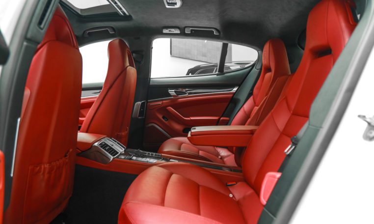 PORSCHE PANAMERA GTS