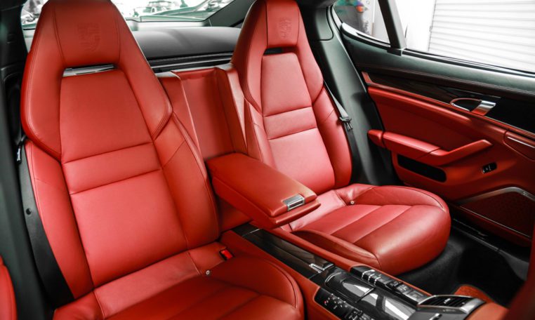 PORSCHE PANAMERA GTS