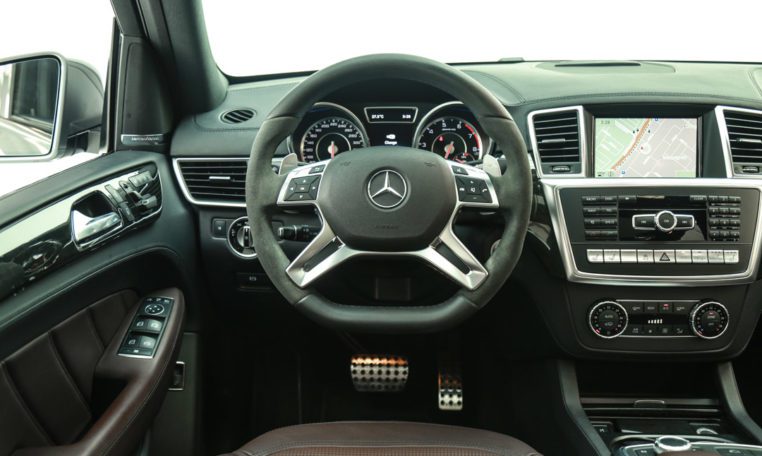 MERCEDES ML63 ///AMG