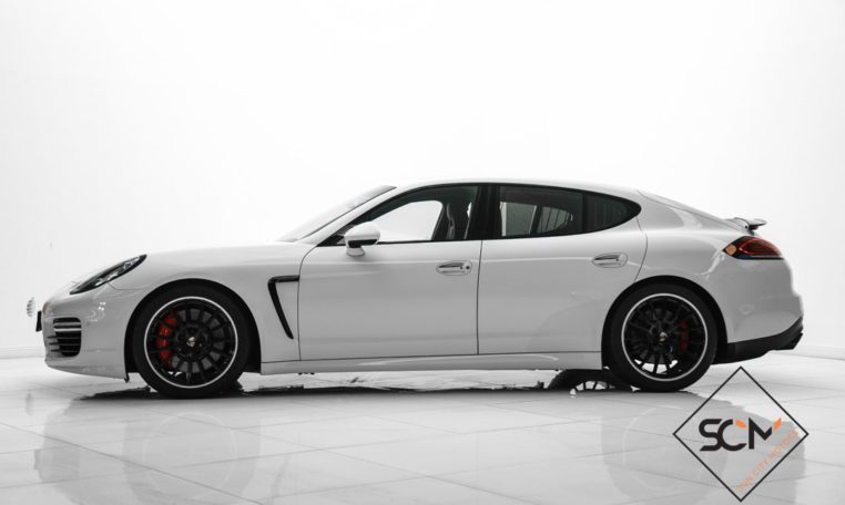 PORSCHE PANAMERA GTS