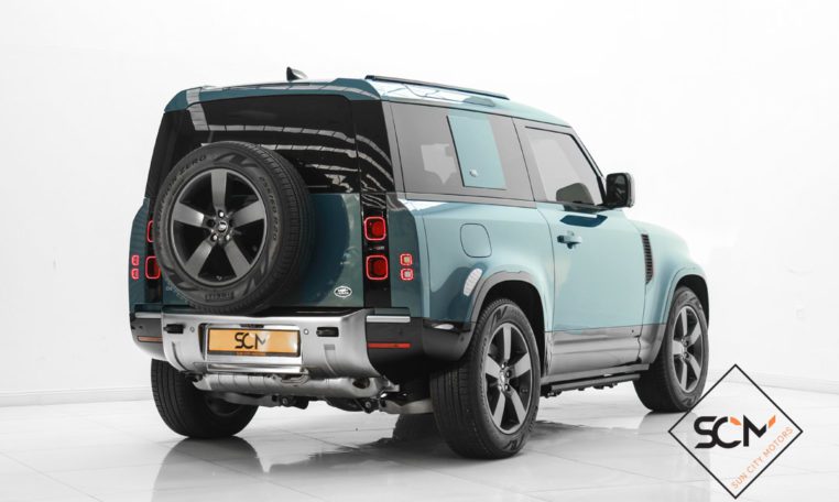 LAND ROVER DEFENDER P400 90 X-DYNAMIC