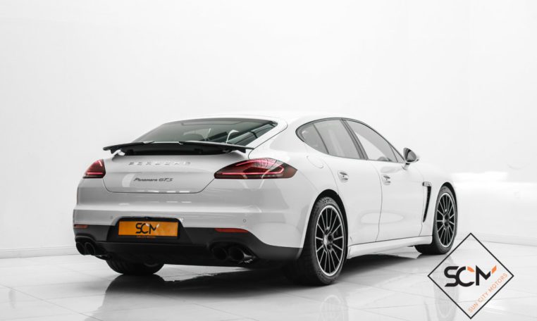 PORSCHE PANAMERA GTS