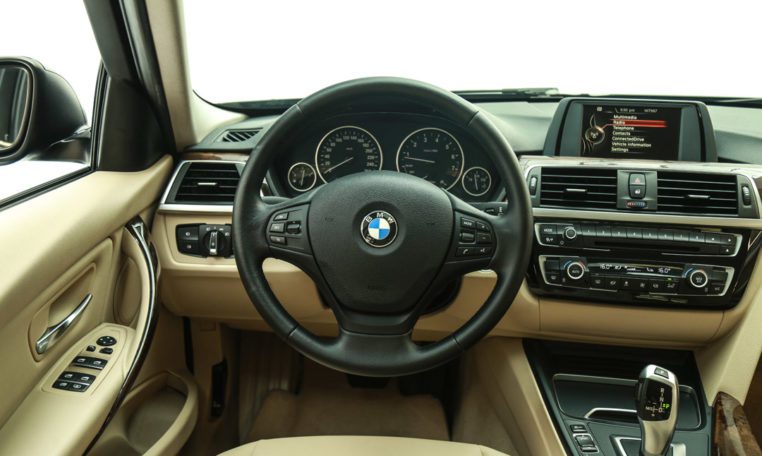BMW 320i