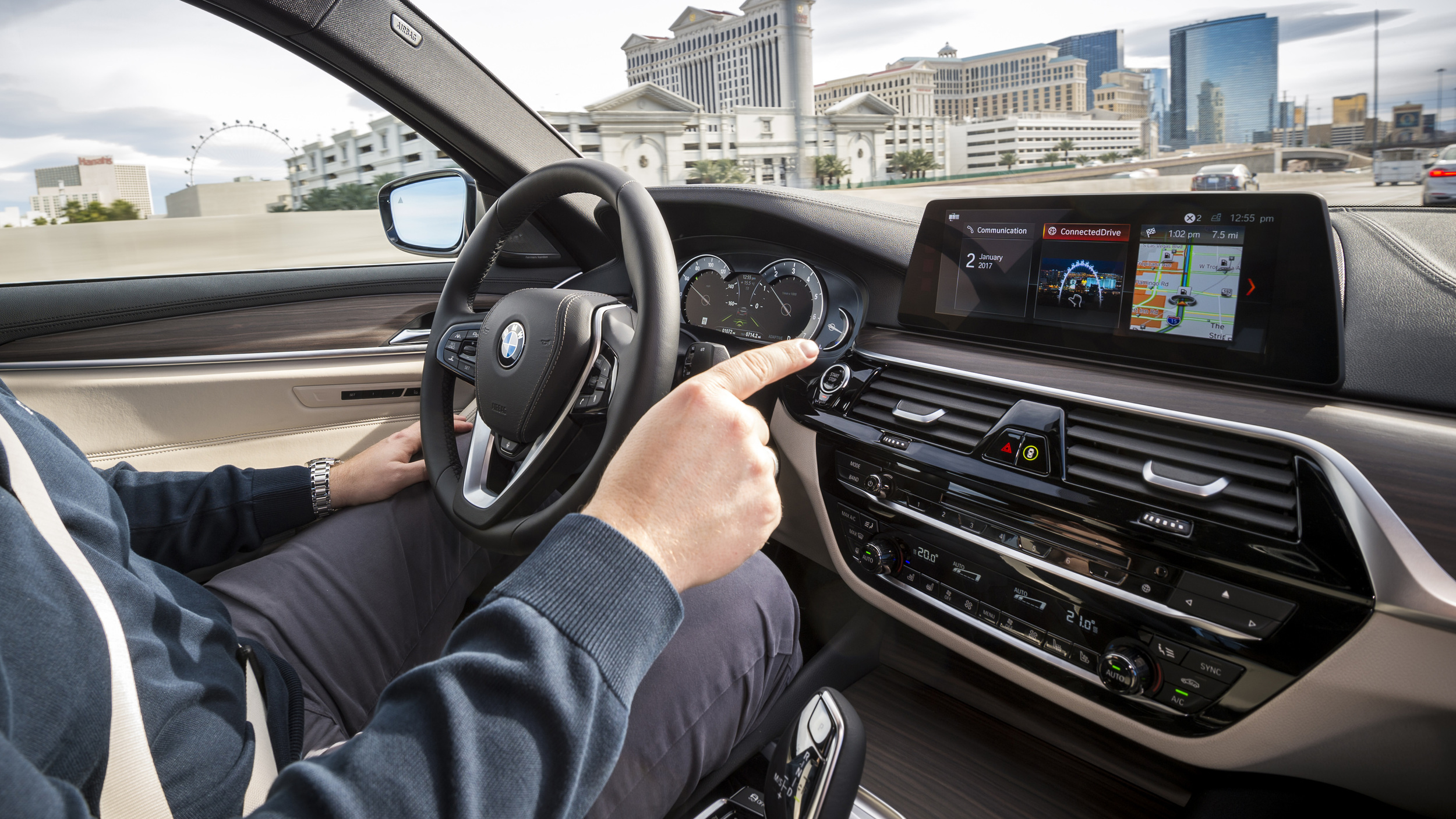 BMW Wows CES Visitors with Its Self-Driving, Self-Parking 5 Series Prototype