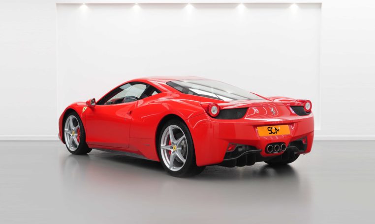 FERRARI 458 ITALIA