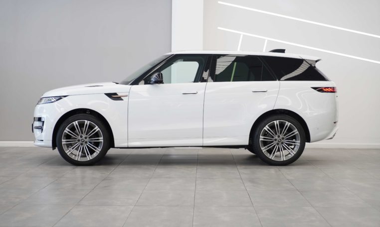 RANGE ROVER SPORT P400 DYNAMIC-SE